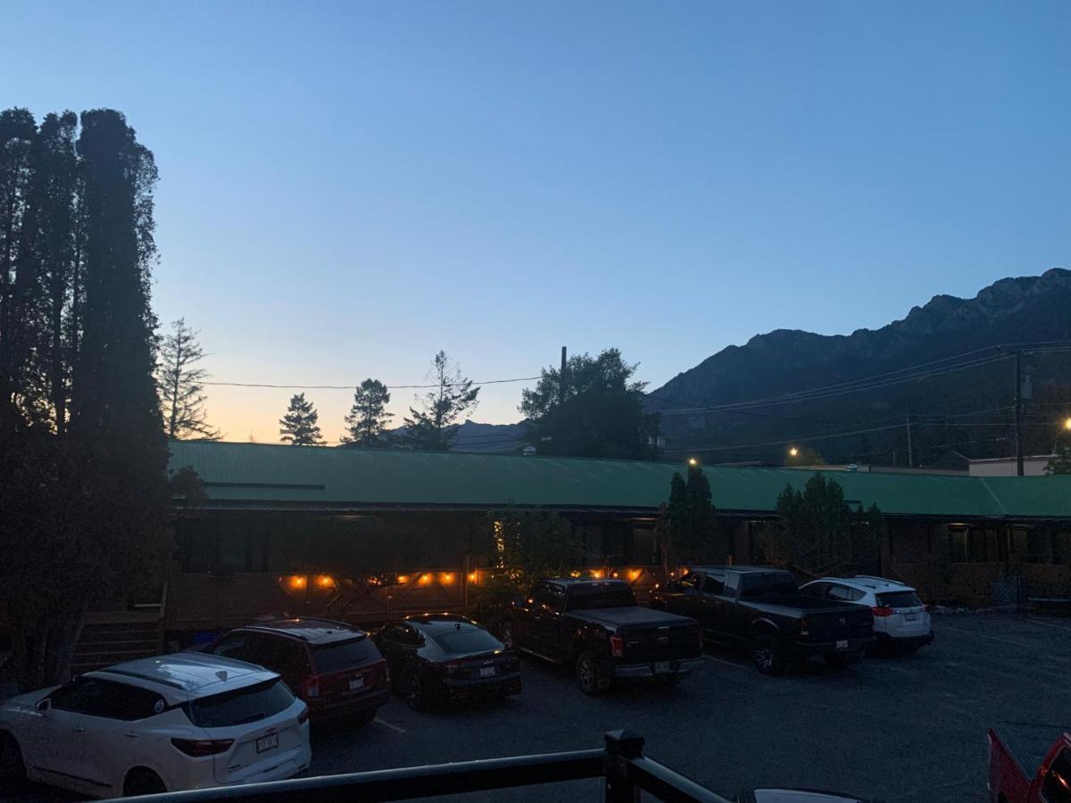 Destination Inn راديوم هوت سبرينغز المظهر الخارجي الصورة